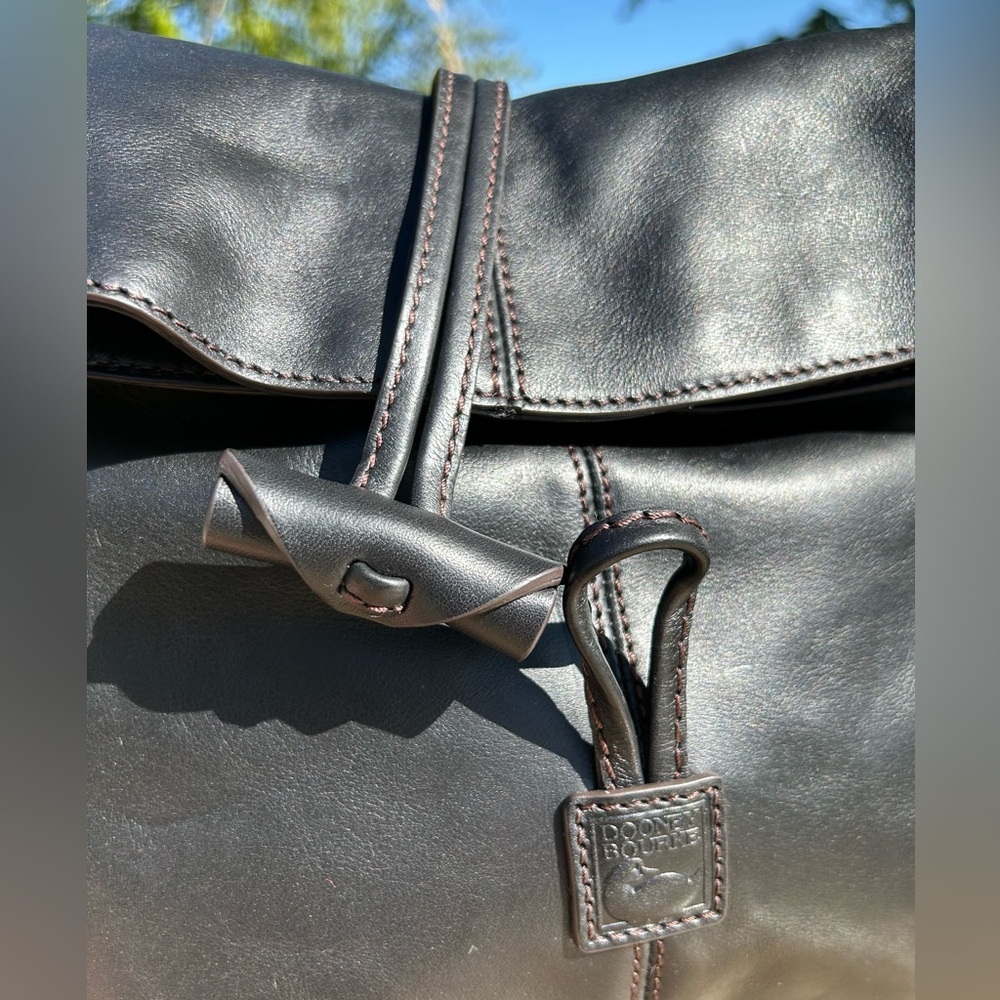 Dooney & Bourke Medium Florentine Black Leather Toggle Crossbody NWOT - Picture 5 of 17